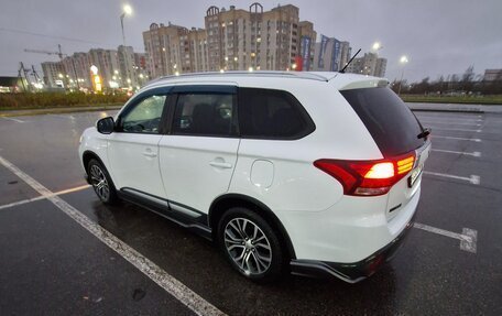 Mitsubishi Outlander III рестайлинг 3, 2017 год, 2 100 000 рублей, 6 фотография