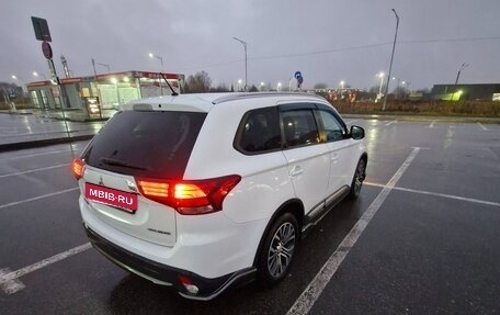 Mitsubishi Outlander III рестайлинг 3, 2017 год, 2 100 000 рублей, 4 фотография