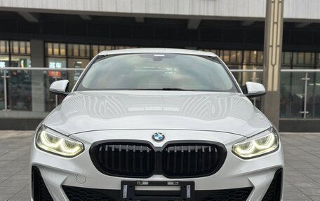 BMW 1 серия, 2022 год, 2 350 000 рублей, 5 фотография