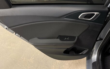 KIA cee'd III, 2022 год, 1 990 000 рублей, 23 фотография