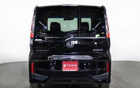 Honda Stepwgn IV, 2019 год, 2 360 000 рублей, 4 фотография