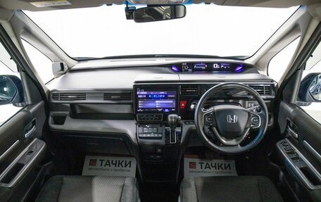 Honda Stepwgn IV, 2019 год, 2 360 000 рублей, 9 фотография