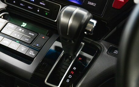 Honda Stepwgn IV, 2019 год, 2 360 000 рублей, 17 фотография