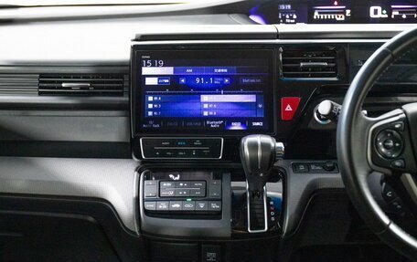 Honda Stepwgn IV, 2019 год, 2 360 000 рублей, 14 фотография