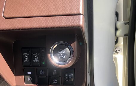 Toyota Roomy I, 2017 год, 1 050 000 рублей, 6 фотография