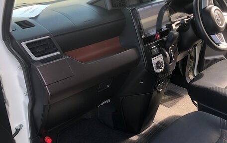 Toyota Roomy I, 2017 год, 1 050 000 рублей, 13 фотография