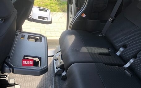 Toyota Roomy I, 2017 год, 1 050 000 рублей, 14 фотография