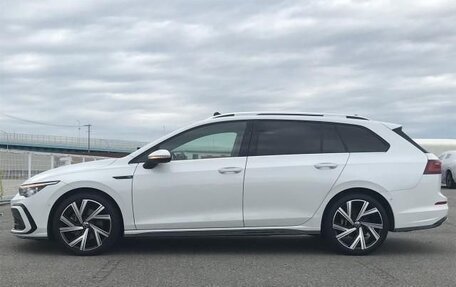 Volkswagen Golf VIII, 2022 год, 1 750 000 рублей, 3 фотография