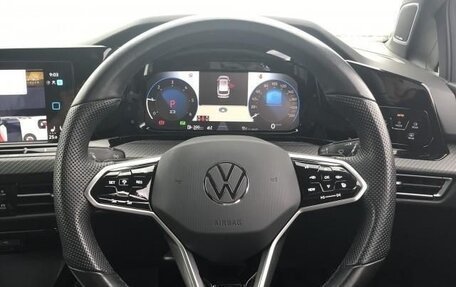 Volkswagen Golf VIII, 2022 год, 1 750 000 рублей, 18 фотография