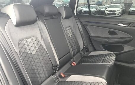 Volkswagen Golf VIII, 2022 год, 1 750 000 рублей, 11 фотография