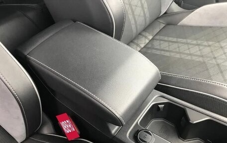 Volkswagen Golf VIII, 2022 год, 1 750 000 рублей, 10 фотография