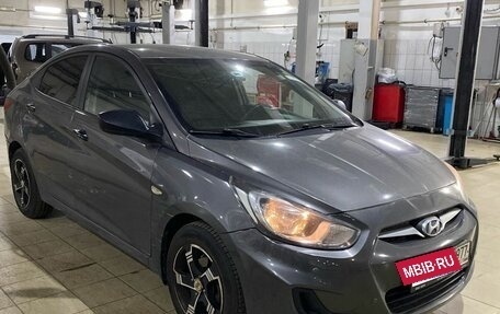 Hyundai Solaris II рестайлинг, 2011 год, 580 000 рублей, 3 фотография