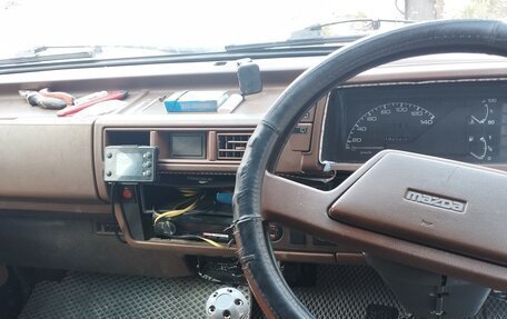 Mazda Bongo III, 1985 год, 400 000 рублей, 8 фотография