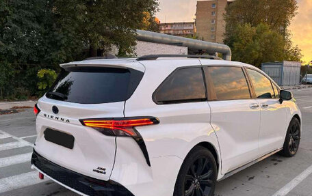 Toyota Sienna, 2022 год, 2 800 000 рублей, 6 фотография