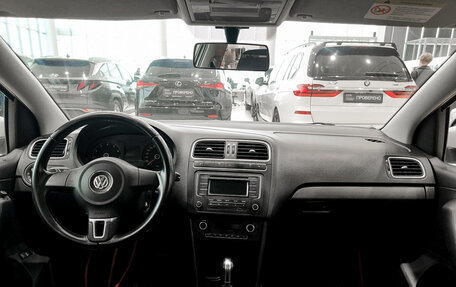 Volkswagen Polo VI (EU Market), 2013 год, 799 000 рублей, 17 фотография