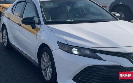 Toyota Camry, 2019 год, 2 100 000 рублей, 1 фотография