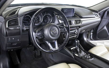 Mazda 6, 2017 год, 1 598 000 рублей, 18 фотография