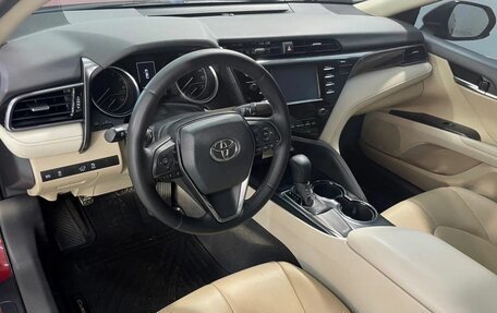 Toyota Camry, 2019 год, 2 100 000 рублей, 4 фотография