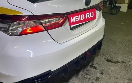 Toyota Camry, 2019 год, 2 100 000 рублей, 3 фотография