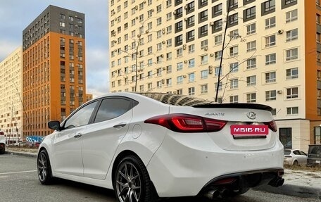 Hyundai Avante, 2011 год, 880 000 рублей, 4 фотография