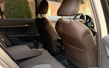 Toyota Camry, 2019 год, 2 600 000 рублей, 5 фотография