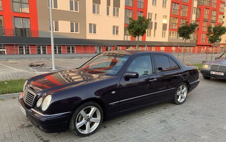 Mercedes-Benz E-Класс, 1997 год, 500 000 рублей, 5 фотография