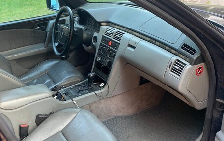 Mercedes-Benz E-Класс, 1997 год, 500 000 рублей, 7 фотография