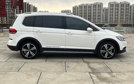 Volkswagen Touran III, 2021 год, 1 370 077 рублей, 13 фотография