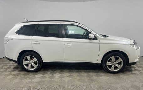 Mitsubishi Outlander III рестайлинг 3, 2012 год, 1 367 000 рублей, 8 фотография