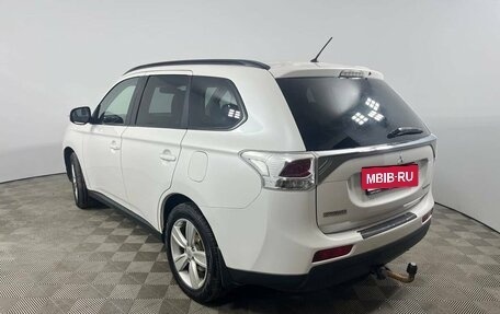 Mitsubishi Outlander III рестайлинг 3, 2012 год, 1 367 000 рублей, 5 фотография