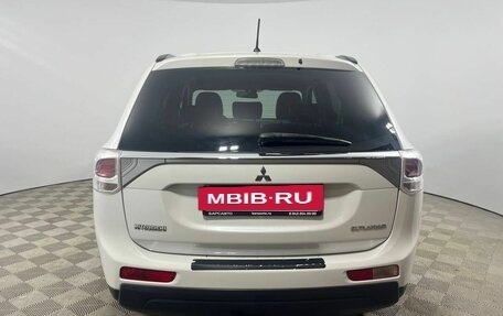 Mitsubishi Outlander III рестайлинг 3, 2012 год, 1 367 000 рублей, 6 фотография