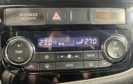 Mitsubishi Outlander III рестайлинг 3, 2012 год, 1 367 000 рублей, 13 фотография