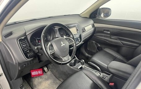 Mitsubishi Outlander III рестайлинг 3, 2012 год, 1 367 000 рублей, 9 фотография