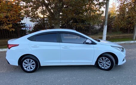 Hyundai Solaris II рестайлинг, 2017 год, 899 999 рублей, 4 фотография