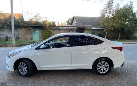 Hyundai Solaris II рестайлинг, 2017 год, 899 999 рублей, 5 фотография