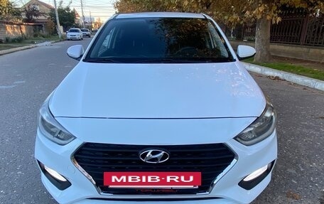 Hyundai Solaris II рестайлинг, 2017 год, 899 999 рублей, 3 фотография