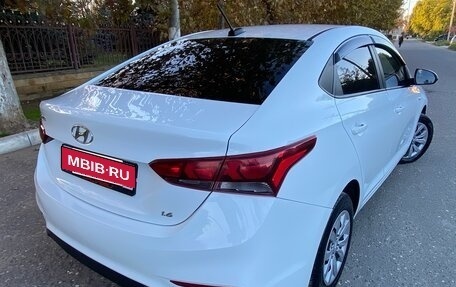 Hyundai Solaris II рестайлинг, 2017 год, 899 999 рублей, 8 фотография