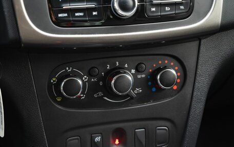 Renault Sandero II рестайлинг, 2019 год, 1 300 000 рублей, 20 фотография