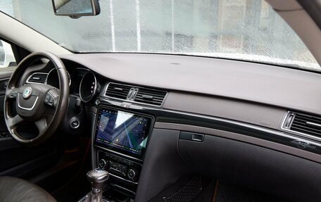 Skoda Superb III рестайлинг, 2012 год, 1 400 000 рублей, 28 фотография