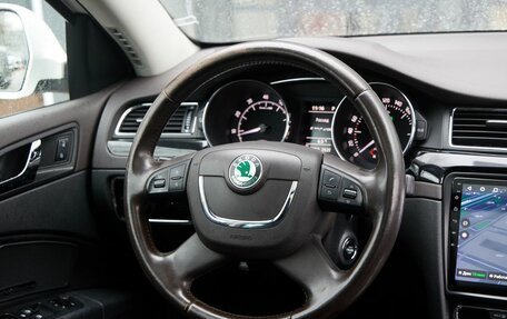 Skoda Superb III рестайлинг, 2012 год, 1 400 000 рублей, 32 фотография