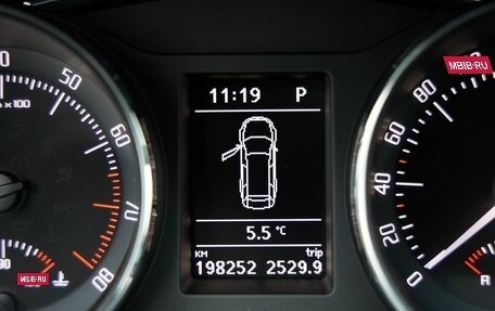 Skoda Superb III рестайлинг, 2012 год, 1 400 000 рублей, 37 фотография