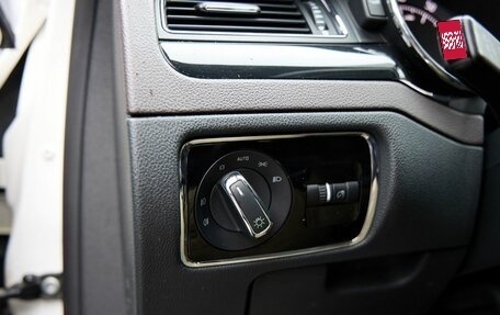 Skoda Superb III рестайлинг, 2012 год, 1 400 000 рублей, 38 фотография