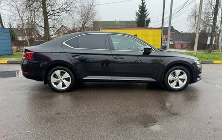 Skoda Superb III рестайлинг, 2020 год, 3 560 000 рублей, 3 фотография