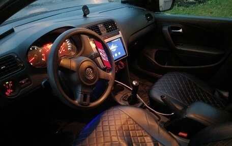 Volkswagen Polo VI (EU Market), 2011 год, 400 000 рублей, 8 фотография