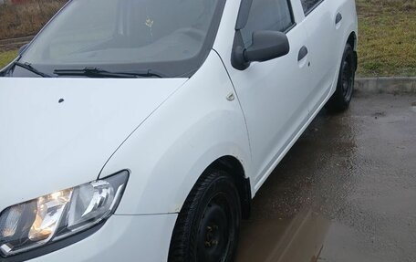 Renault Logan II, 2017 год, 550 000 рублей, 3 фотография