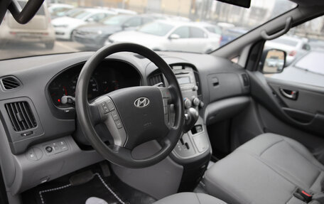 Hyundai Grand Starex Grand Starex I рестайлинг 2, 2015 год, 1 929 000 рублей, 5 фотография