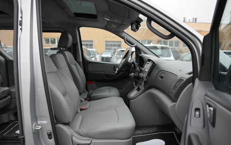 Hyundai Grand Starex Grand Starex I рестайлинг 2, 2015 год, 1 929 000 рублей, 10 фотография