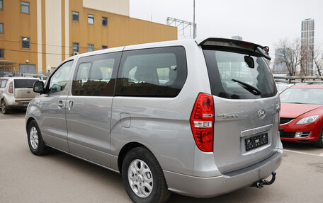 Hyundai Grand Starex Grand Starex I рестайлинг 2, 2015 год, 1 929 000 рублей, 4 фотография