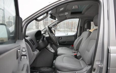 Hyundai Grand Starex Grand Starex I рестайлинг 2, 2015 год, 1 929 000 рублей, 11 фотография