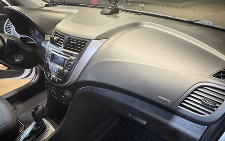 Hyundai Solaris II рестайлинг, 2015 год, 999 999 рублей, 7 фотография